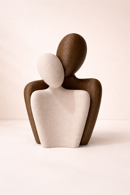 Abstrakte Liebespaar Skulptur – Moderne Skandi Deko Figur