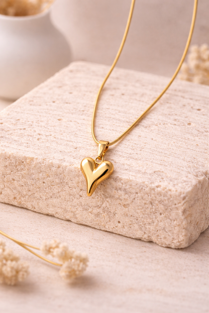 Goldene Herz Kette – Minimalistische Halskette mit Herz Anhänger