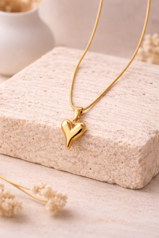 Goldene Herz Kette – Minimalistische Halskette mit Herz Anhänger
