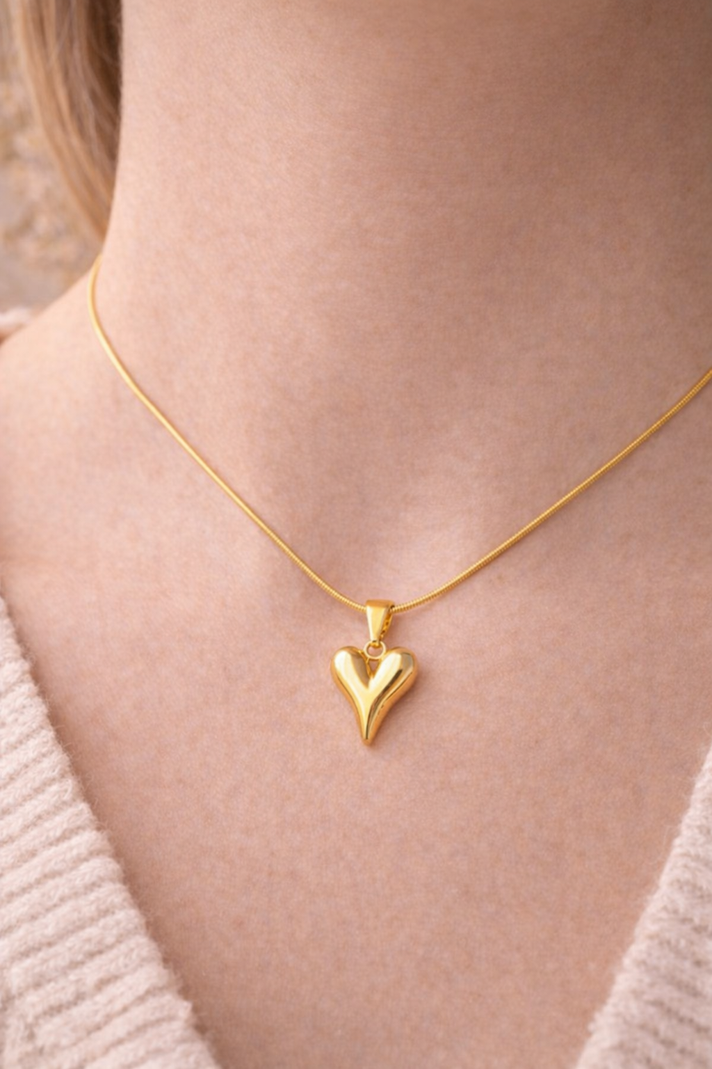 Goldene Herz Kette – Minimalistische Halskette mit Herz Anhänger