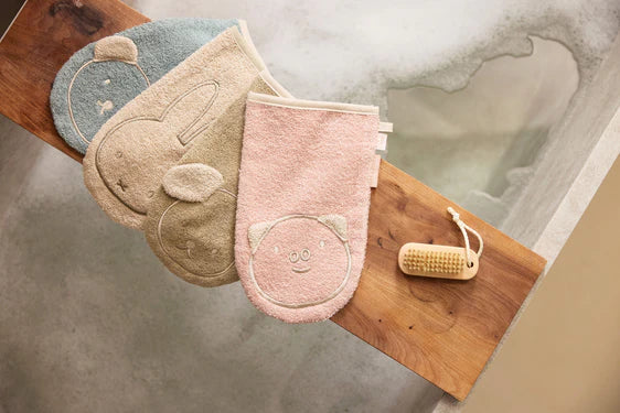 Baby-Waschlappen mit Miffy-Motiv, aus weichem und saugfähigem Badetuchstoff. 