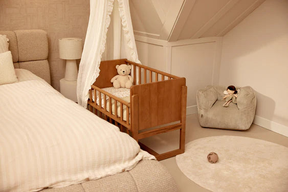 Stilvoller und bequemer Kindersessel in Olive Green – das Highlight für jedes Kinderzimmer.