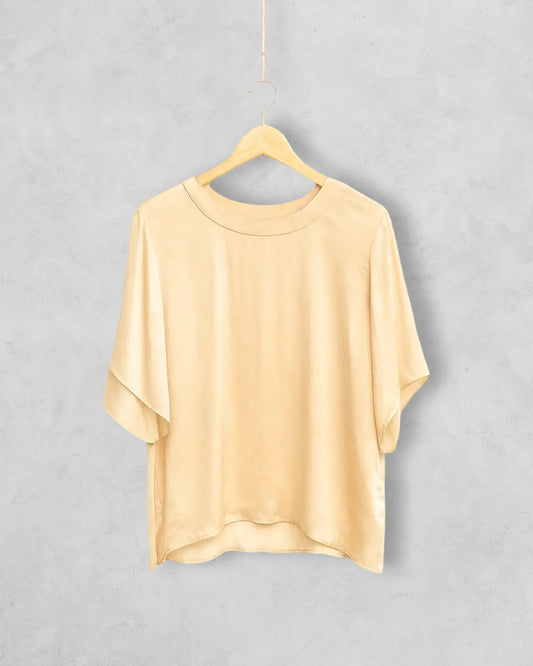 Kurzarmshirt aus 100% Seide mit Rundhalsausschnitt - Elli by Lena & Lisa