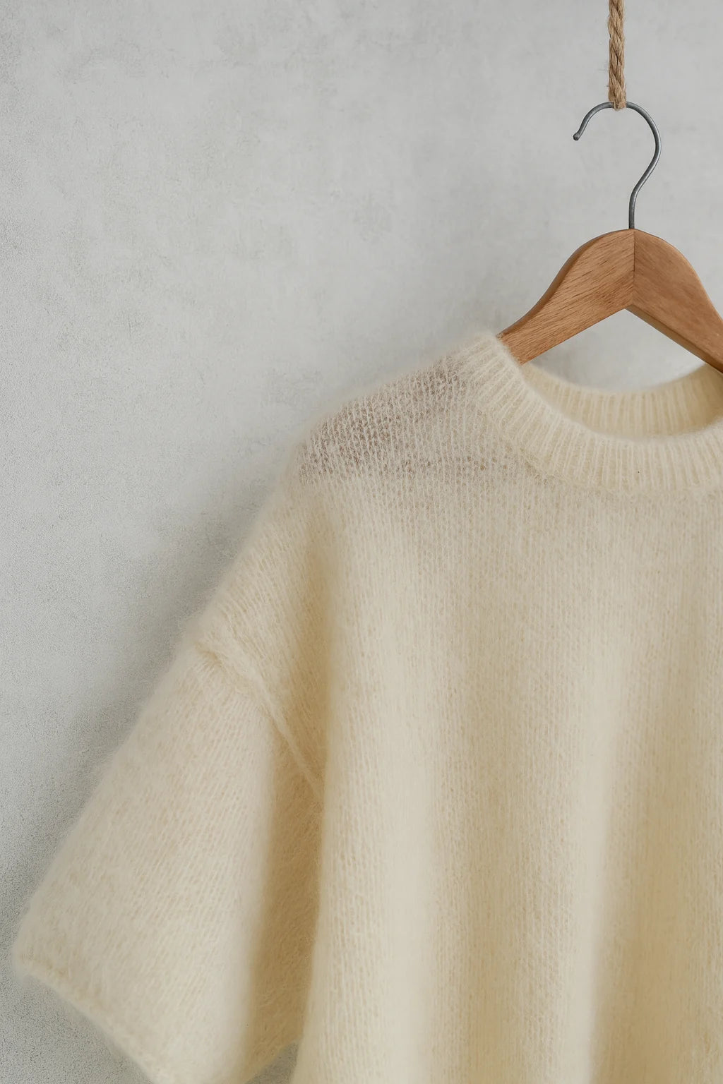 Mohairpullover mit kurzen Ärmeln in Creme