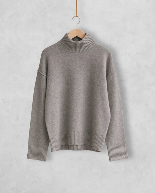 Lockerer Kaschmirpullover in klassischem Grau