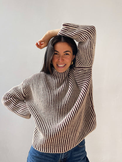 Weicher Damenpullover mit Streifenmuster