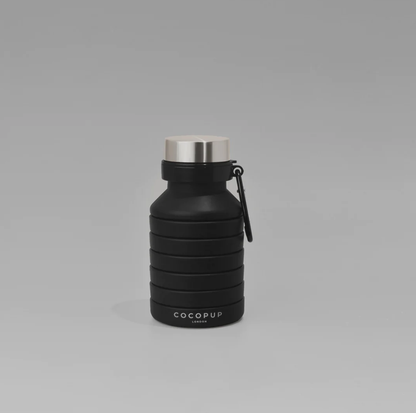 Kompakte und auslaufsichere Wasserflasche, ideal für Spaziergänge mit deinem Hund.