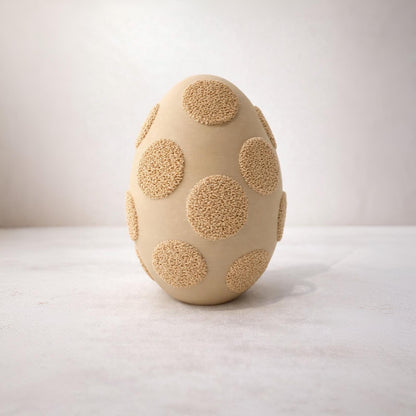 Deko Osterei mit Punkten in flauschiger Optik