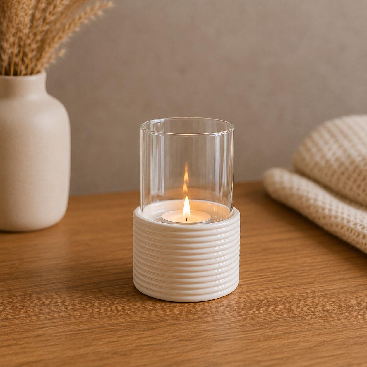 Modernes LED-Windlicht im Rillen-Design