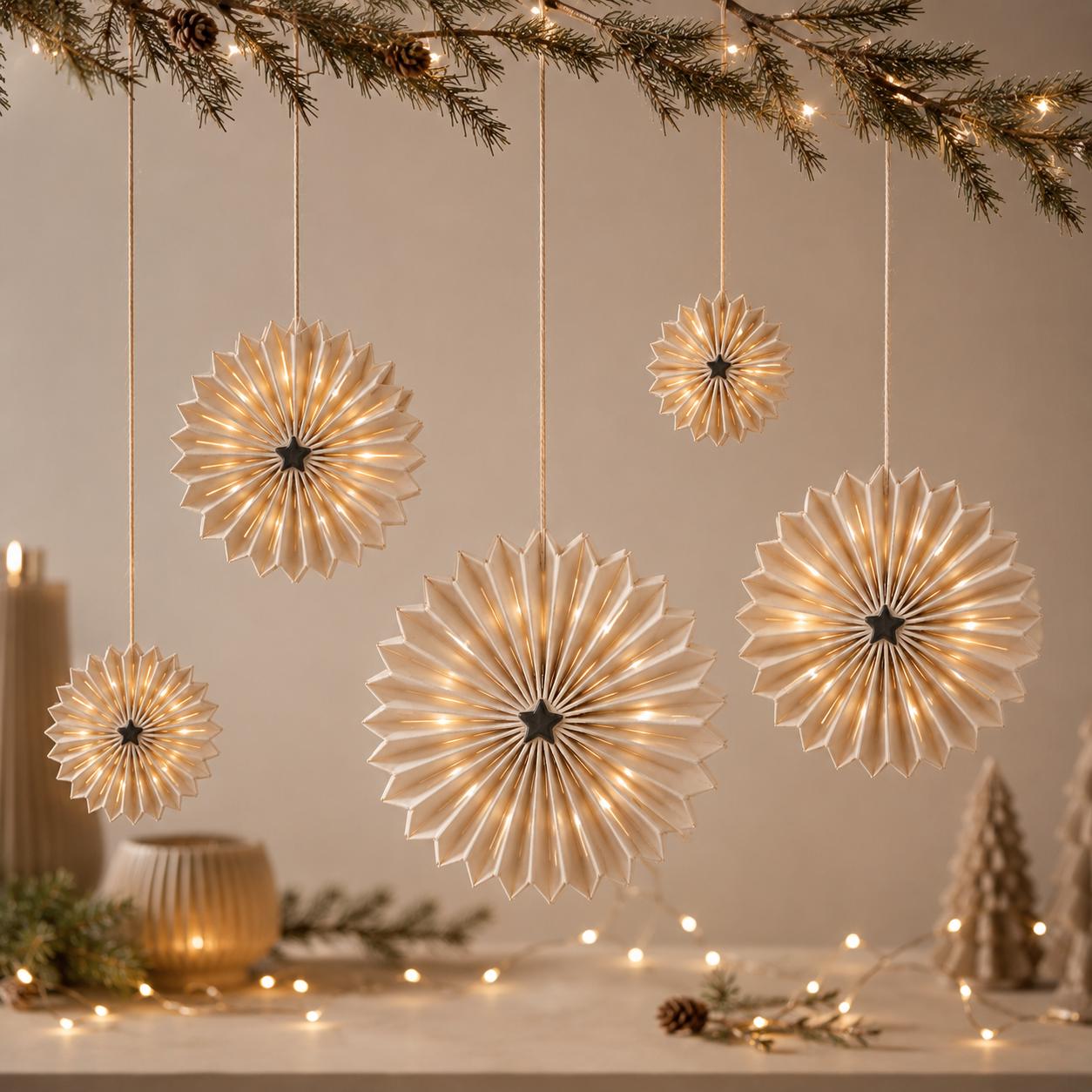 Weihnachtsstern zum Aufhängen in verschiedenen Farben und Größen