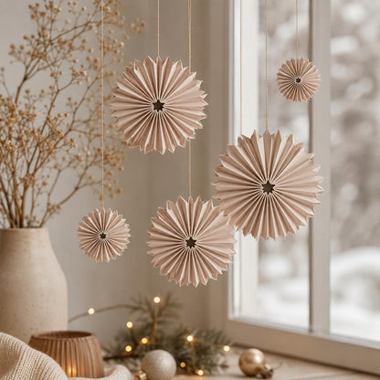 Weihnachtsstern zum Aufhängen in verschiedenen Farben und Größen
