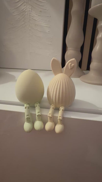Sitzende Osterfiguren mit Beinchen